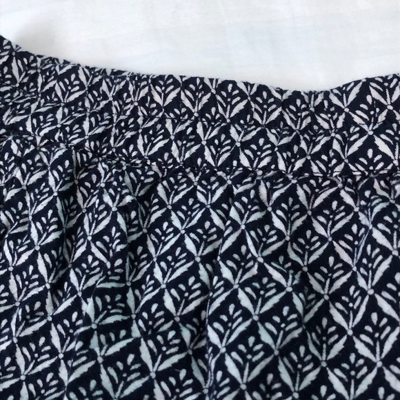 Patterned shorts - Picture 2 of 3